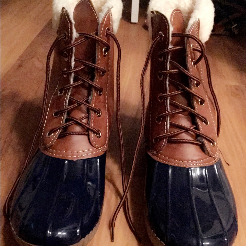Duck boots with fur